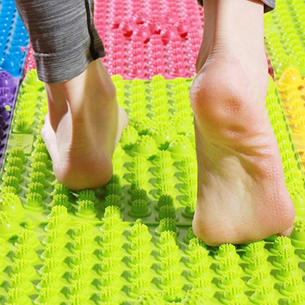 Reflexology Foot Massage Pad Toe Pressure Plate Mat Alien Green Massagers