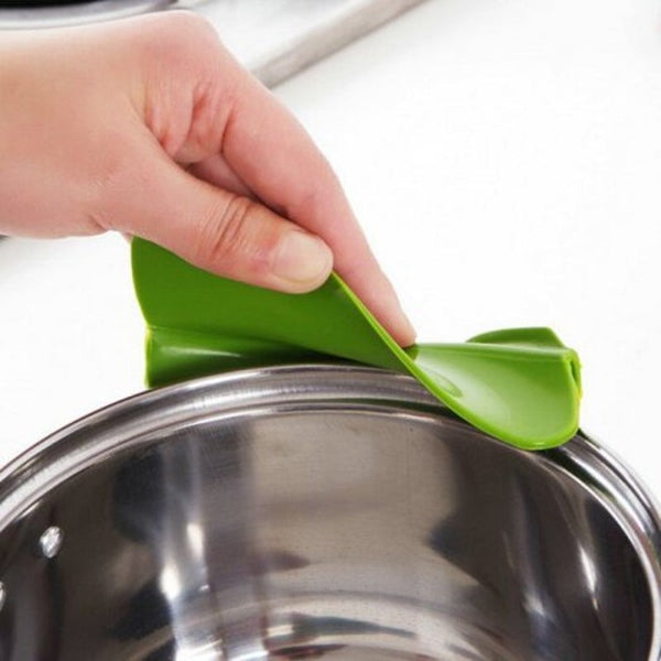 Silicone Anti Spill Pot Edge Deflector Funnel Kitchen Gadget Green
