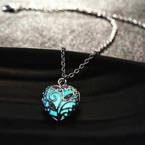 Veile Studios Sweet Luminous Heart Necklace For Women Random Color Necklaces & Pendants