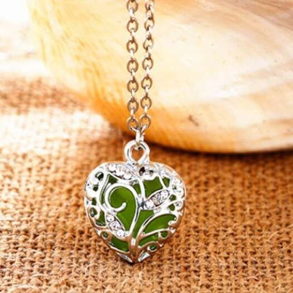 Veile Studios Sweet Luminous Heart Necklace For Women Random Color Necklaces & Pendants