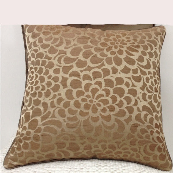 En Pack Of 4 Flower Beige Petal Design Square Cushion Covers