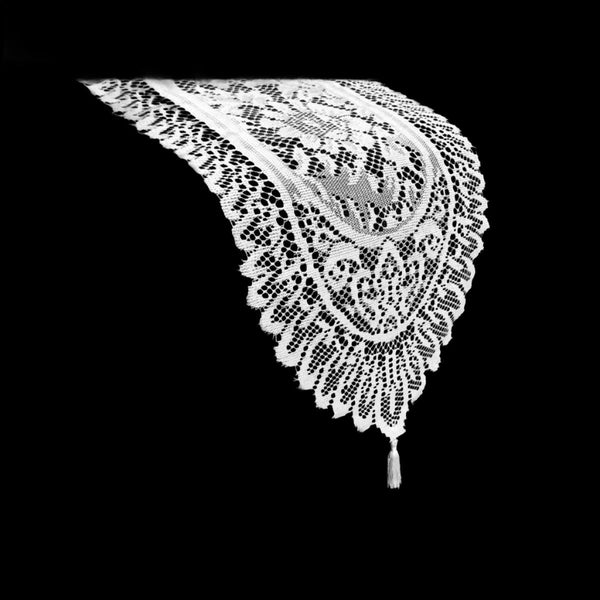 Logan White Lace Table Runner With Tassle 33 X 137 Cm Table Runners