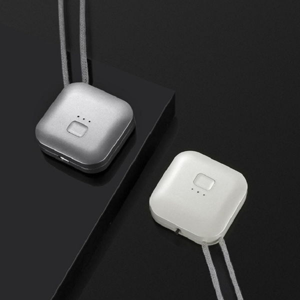 Hanging Neck Air Purifier In Addition To Formaldehyde Pm2.5 Negative Ion Air Purifiers